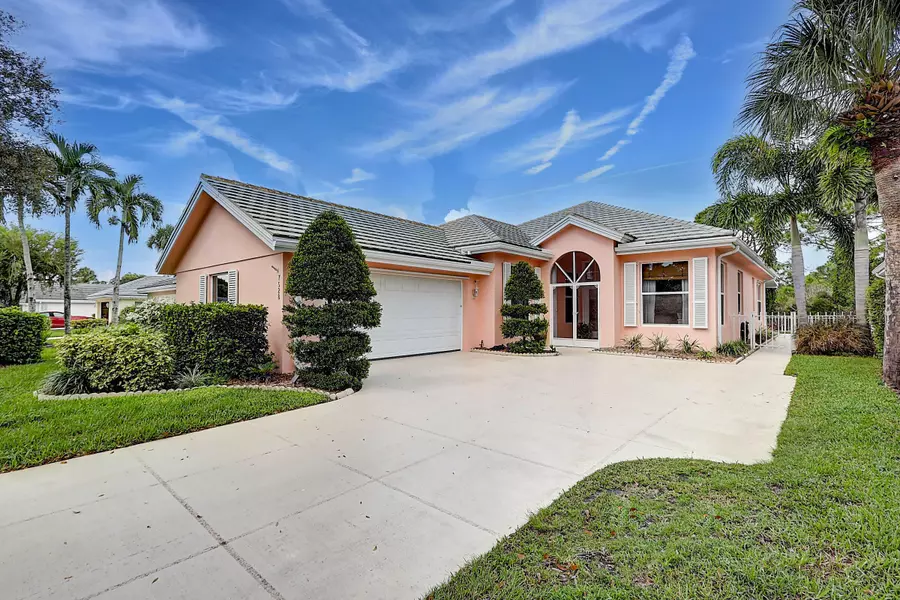 7528 SE Bay Cedar Circle CIR, Hobe Sound, FL 33455