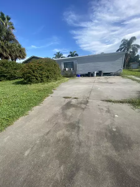 2581 SE 24th BLVD, Okeechobee, FL 34974