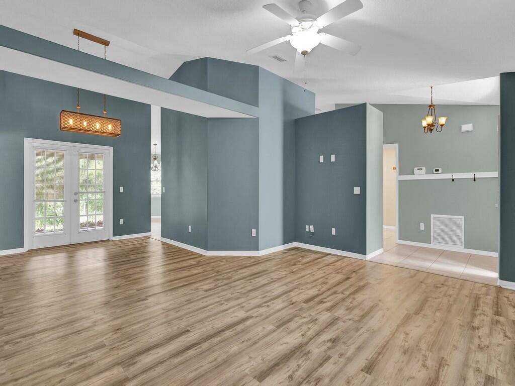 Vero Beach, FL 32967,4425 62nd CT