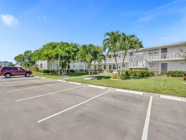 Deerfield Beach, FL 33442,99 E Markham 99