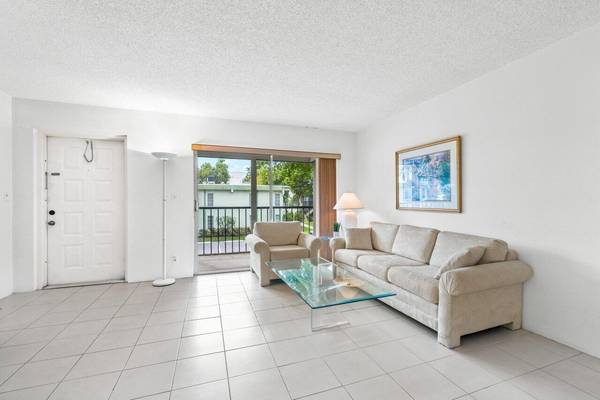 Delray Beach, FL 33446,7531 S Oriole BLVD 201