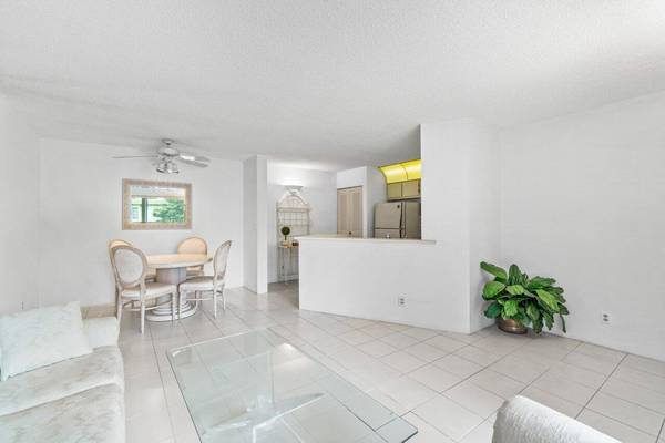 Delray Beach, FL 33446,7531 S Oriole BLVD 201