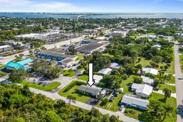 Jensen Beach, FL 34957,3197 NE Lake AVE