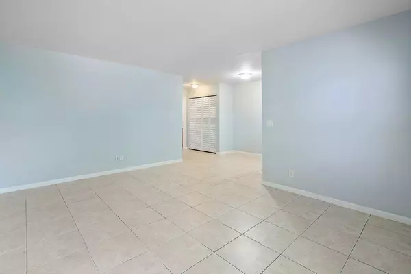 Lake Worth Beach, FL 33460,926 N L ST