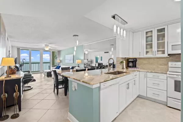 Jensen Beach, FL 34957,9940 S Ocean DR 808