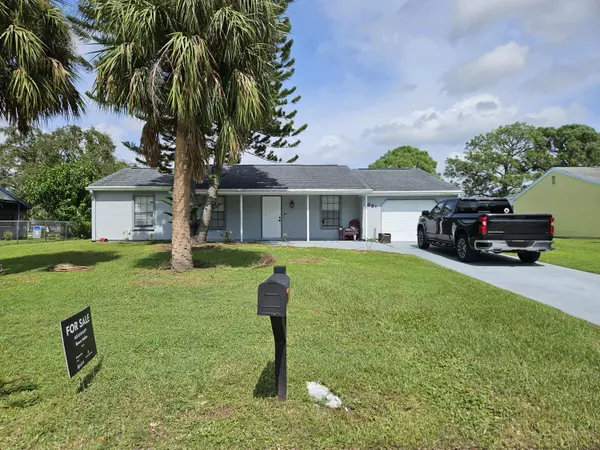 691 SW Belmont CIR, Port Saint Lucie, FL 34953