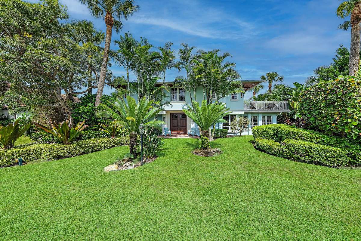 Jupiter Inlet Colony, FL 33469,129 Lighthouse DR