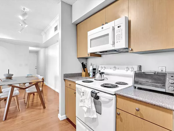 1919 Van Buren ST 410a Hollywood, FL 33020