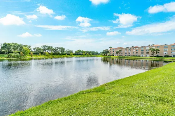 Boynton Beach, FL 33437,5810 Crystal Shores DR 301