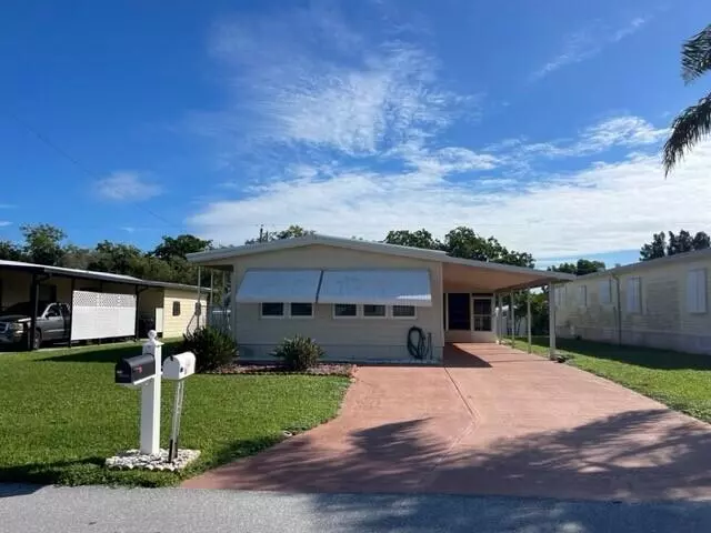 7337 SE Swan AVE, Hobe Sound, FL 33455