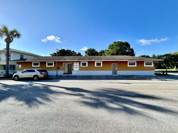 911 Avenue D, Fort Pierce, FL 34950