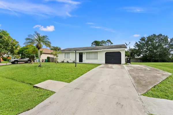 Port Saint Lucie, FL 34984,1729 SE Aires LN