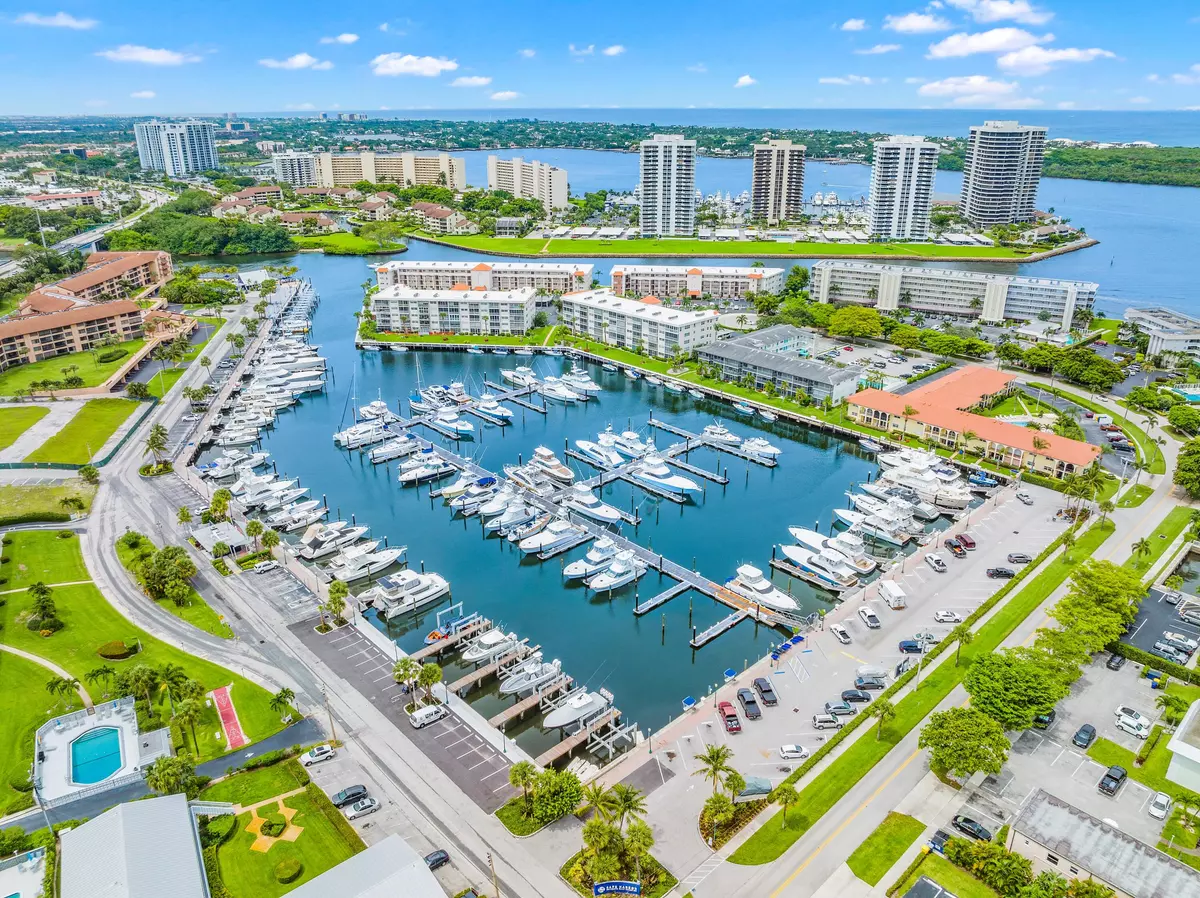 North Palm Beach, FL 33408,52 Yacht Club DR 404