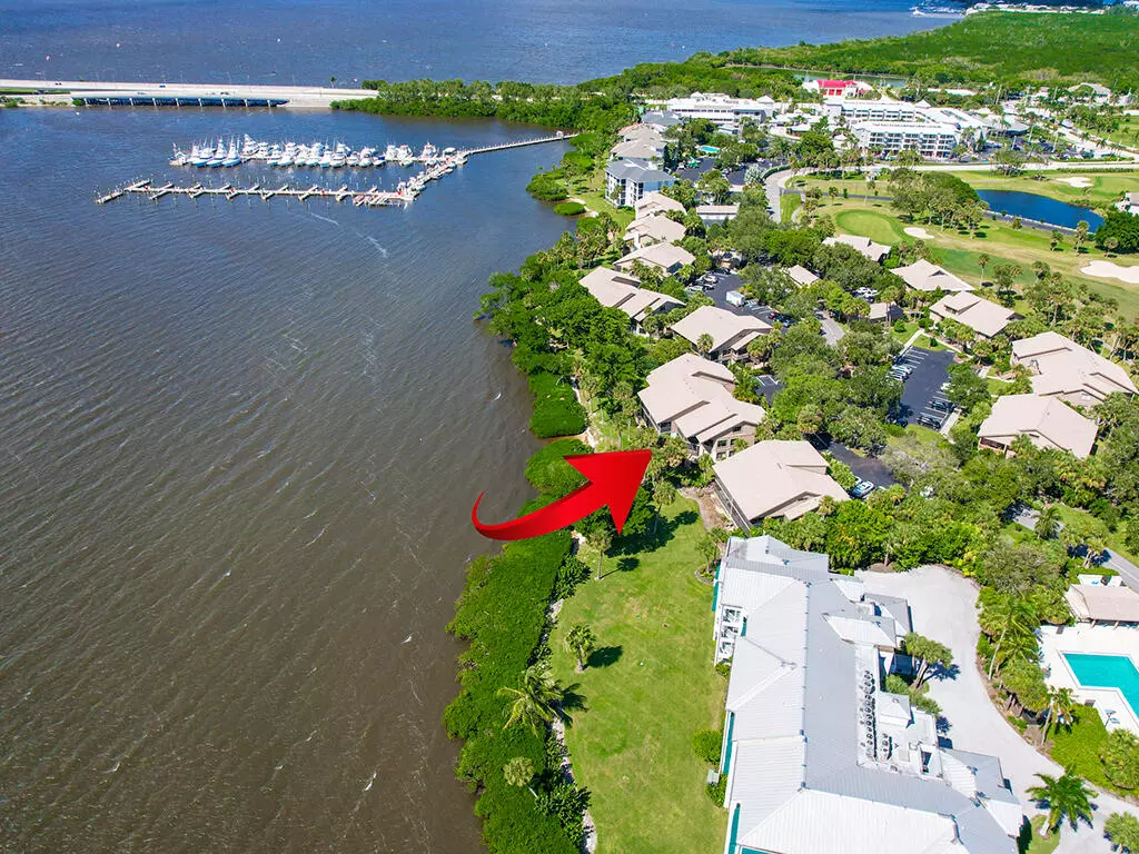 Stuart, FL 34996,234 NE Edgewater DR 101