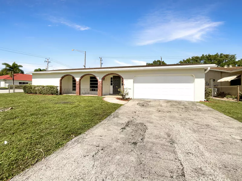 8861 W Long Acre DR, Miramar, FL 33025