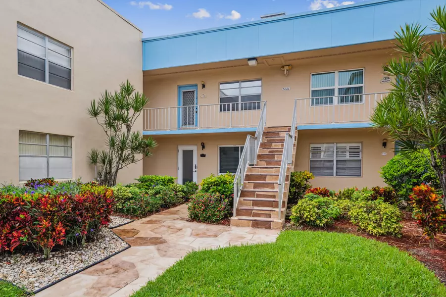 204 E Burgundy 204, Delray Beach, FL 33484