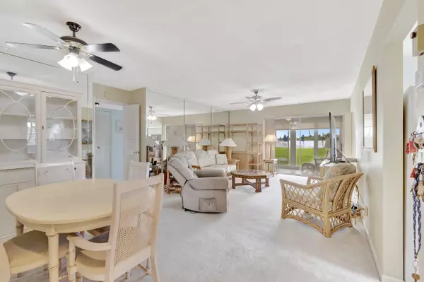 Boynton Beach, FL 33435,6 Colonial Club DR 104