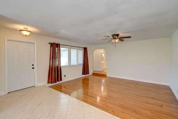 Jensen Beach, FL 34957,1540 NE 24th TER