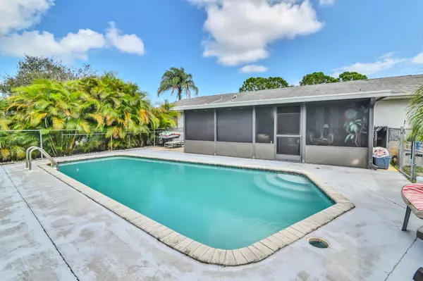 Port Saint Lucie, FL 34984,2102 SW Wayne ST