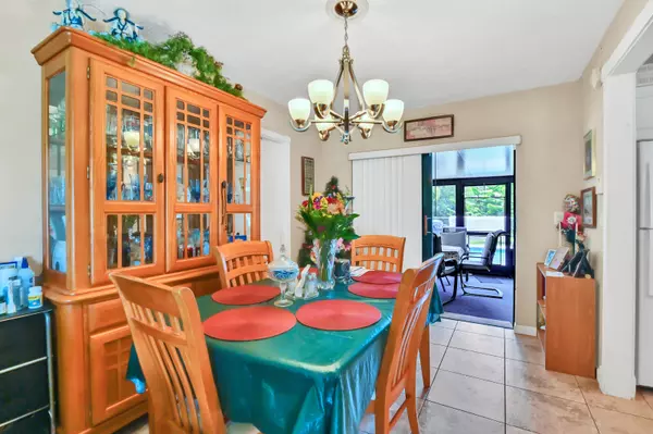 Port Saint Lucie, FL 34984,2102 SW Wayne ST