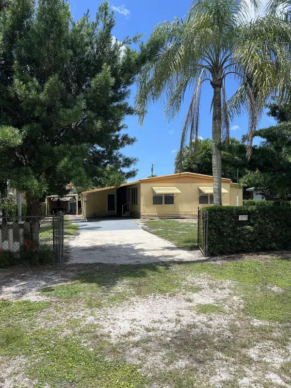 337 SE Tejon ST, Stuart, FL 34994