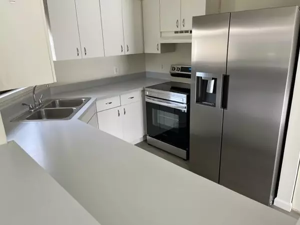 Fort Pierce, FL 34982,2824 Stoneway LN C