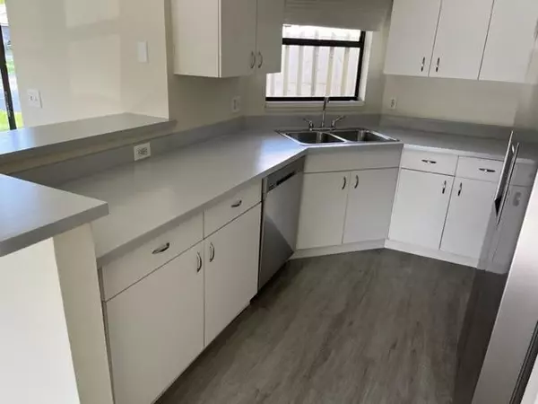 Fort Pierce, FL 34982,2824 Stoneway LN C