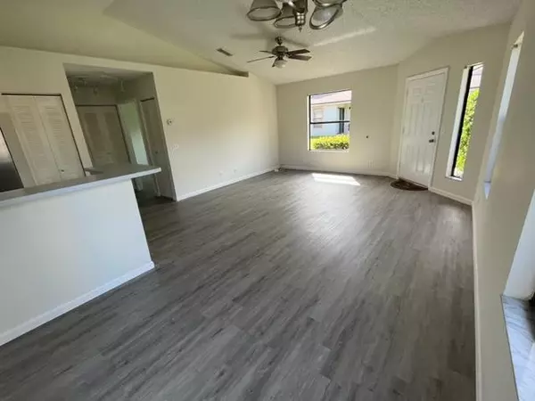 Fort Pierce, FL 34982,2824 Stoneway LN C