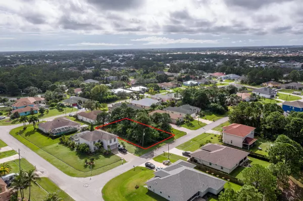 Port Saint Lucie, FL 34986,5947 NW Center ST