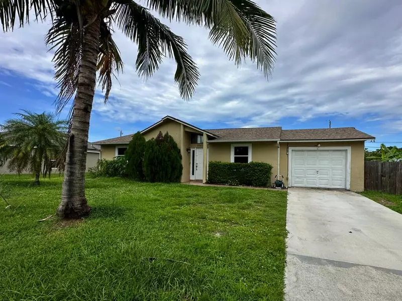 2261 SW Mount Vernon ST, Port Saint Lucie, FL 34953