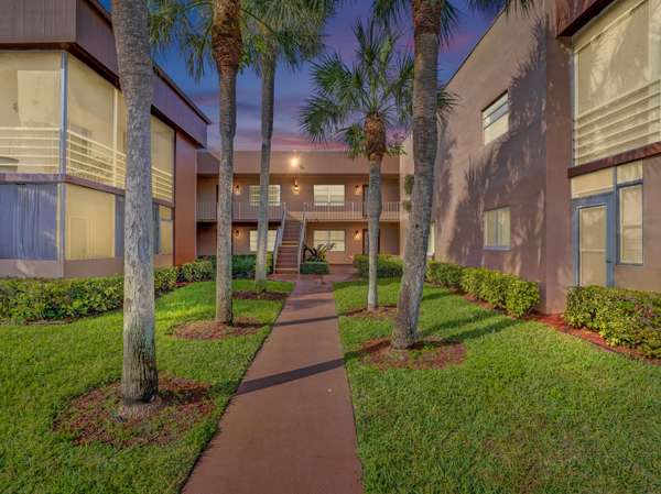 258 Burgundy F, Delray Beach, FL 33484