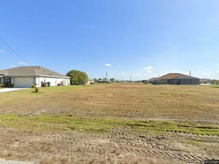 523 NW 25 PL, Cape Coral, FL 33993