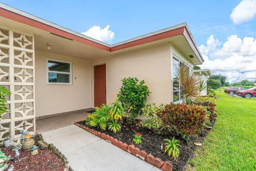 4570 NW 4th ST B, Delray Beach, FL 33445