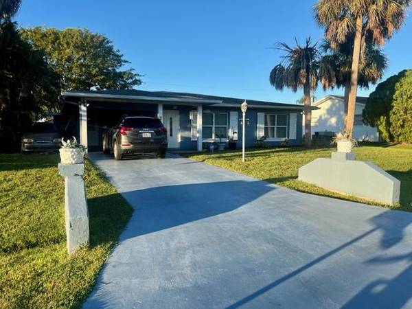 525 NW NW Billiar AVE, Port Saint Lucie, FL 34983