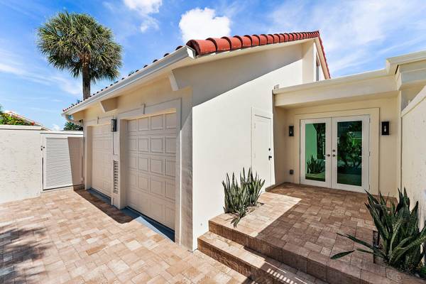 Jupiter, FL 33477,106 Goldfish LN