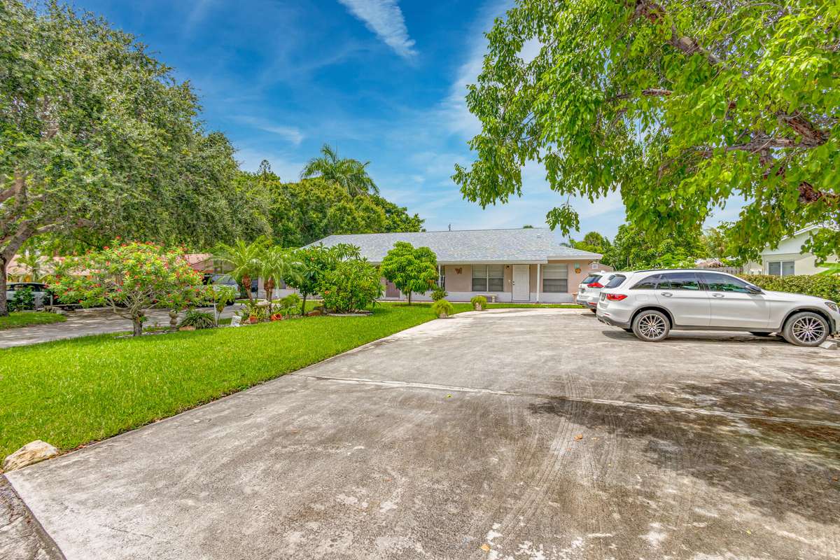 North Palm Beach, FL 33408,2037 Joy Rene LN