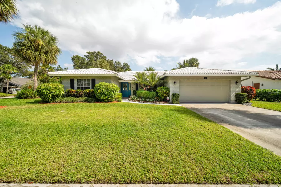 32 SW 13th AVE, Boca Raton, FL 33486