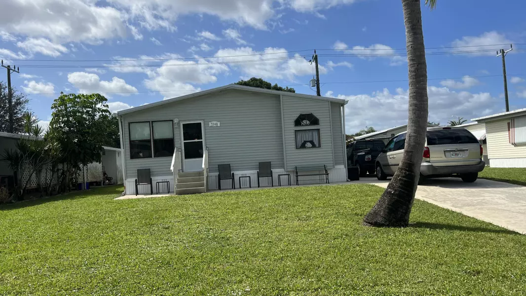 7348 SE Swan AVE, Hobe Sound, FL 33455