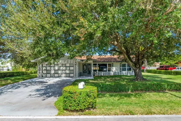 West Palm Beach, FL 33417,4945 Vilma LN