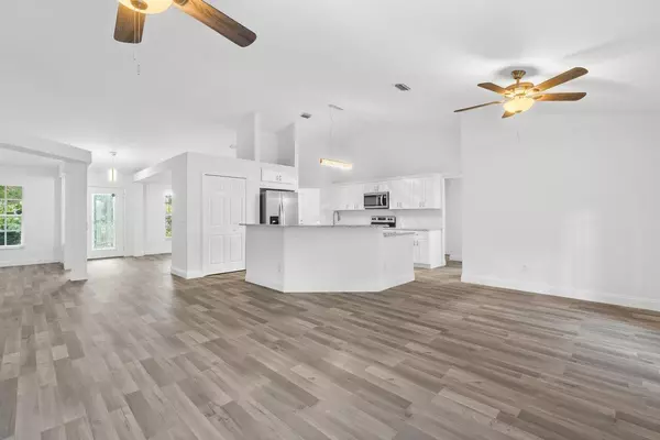 Jensen Beach, FL 34957,1065 NE Oceanview CIR