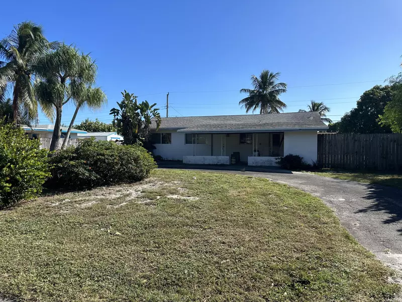 168 SE 27th PL, Boynton Beach, FL 33435