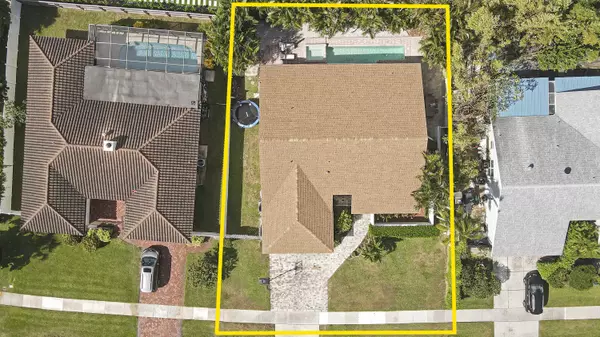 Boca Raton, FL 33487,17723 Foxglove LN