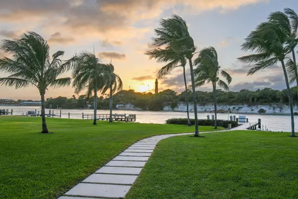 Jupiter Inlet Colony, FL 33469,100 Lighthouse DR