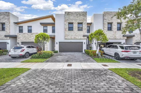 Doral, FL 33178,7842 NW 105th CT