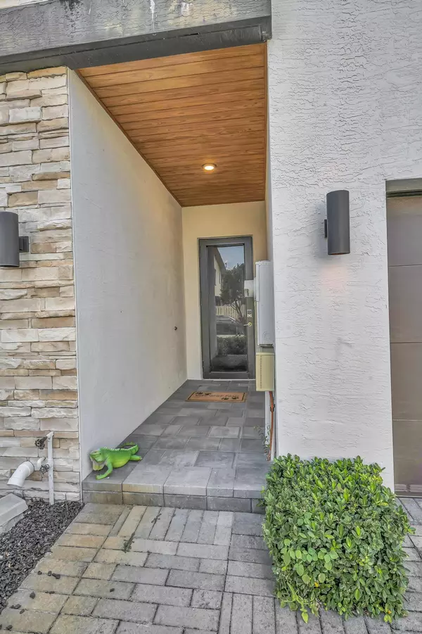 Doral, FL 33178,7842 NW 105th CT