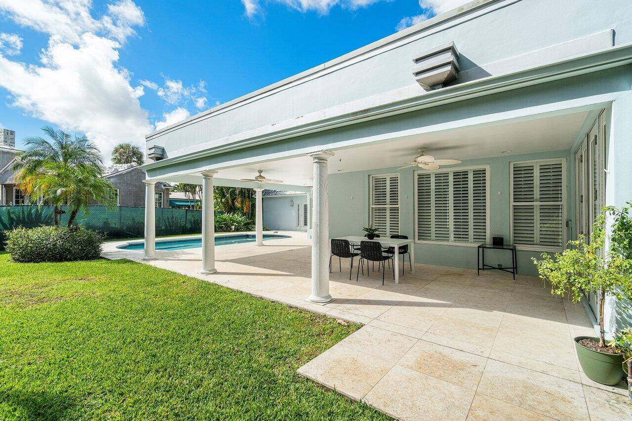 Palm Beach, FL 33480,256 Mockingbird TRL