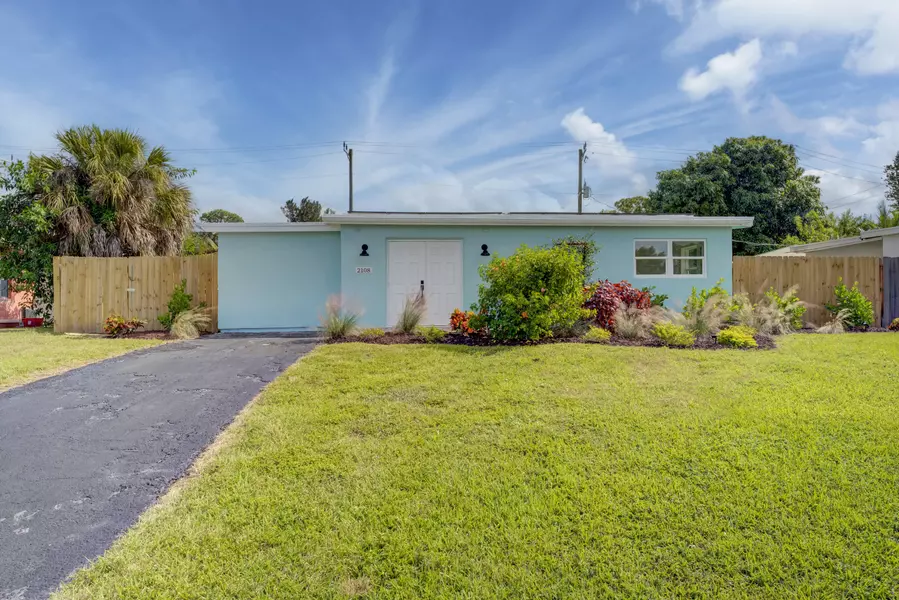 2108 Tarragon RD, West Palm Beach, FL 33415