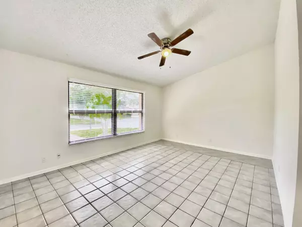 Jupiter, FL 33458,108 Sherwood CIR 3a