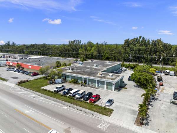 3620 SE Dixie HWY,  Stuart,  FL 34997