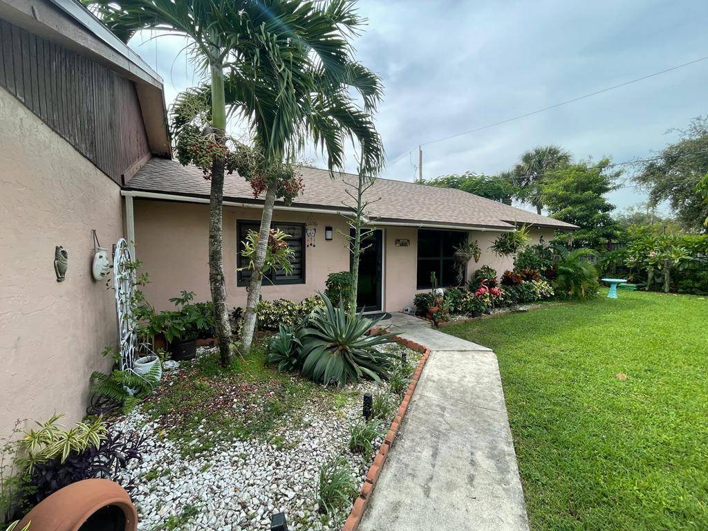 West Palm Beach, FL 33415,2691 Ida WAY 22b